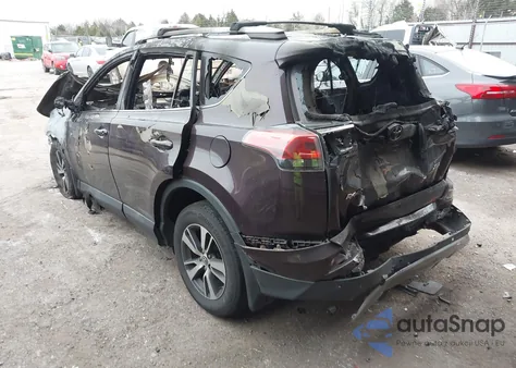 2017 Toyota Rav4 Xle z USA, uszkodzony, nr VIN 2T3WFREV6HW366179